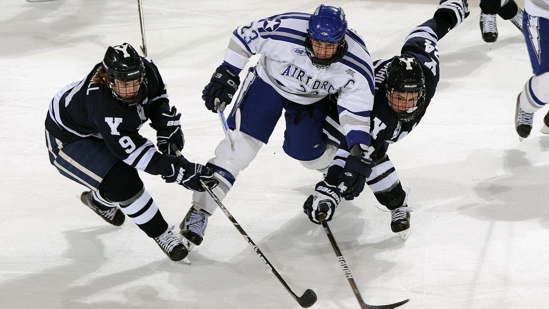 德甲联赛激战正酣，拜仁慕尼黑紧追勒沃库森，争冠悬念再起：B体育